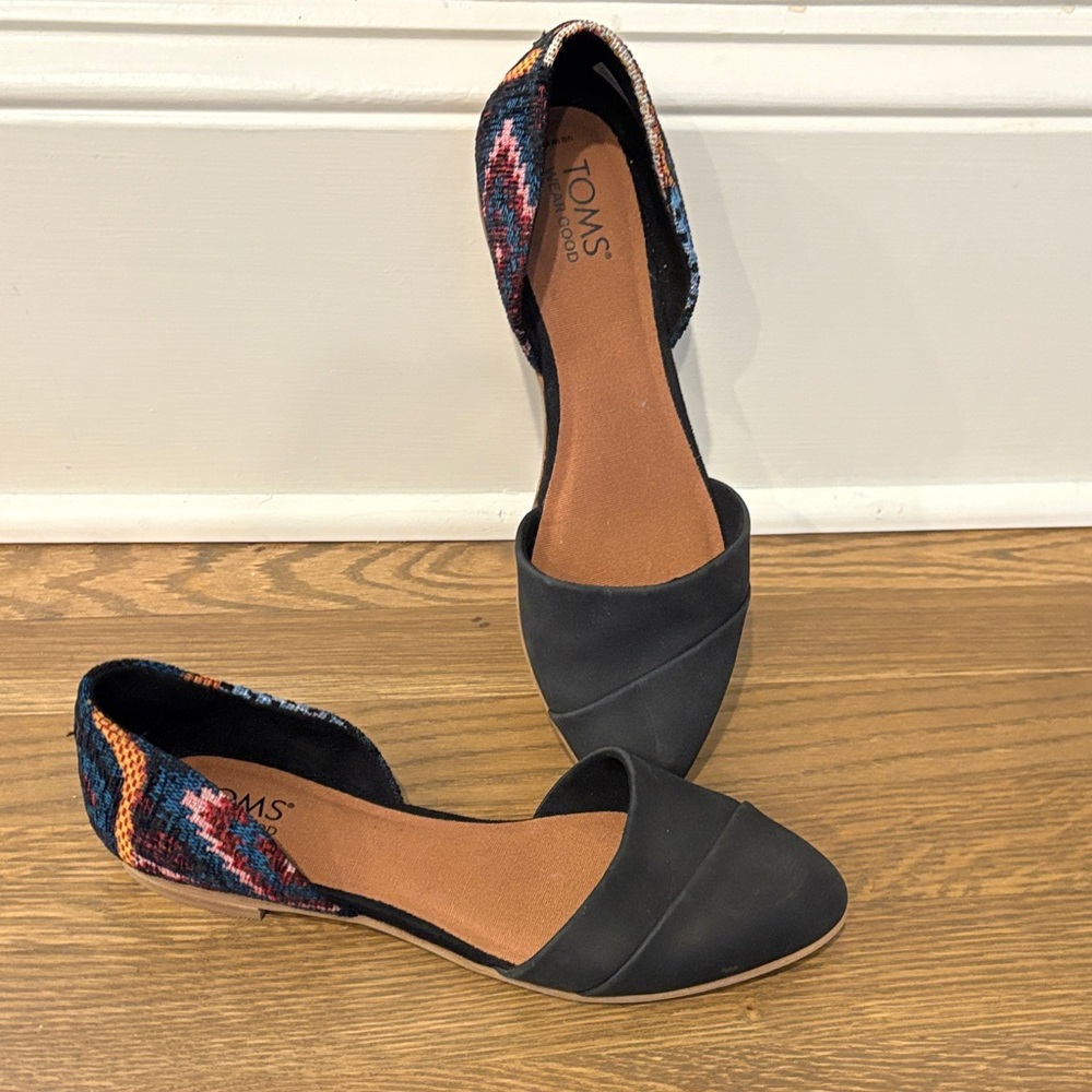 TOMS Black Flats with Multicolor Pattern
